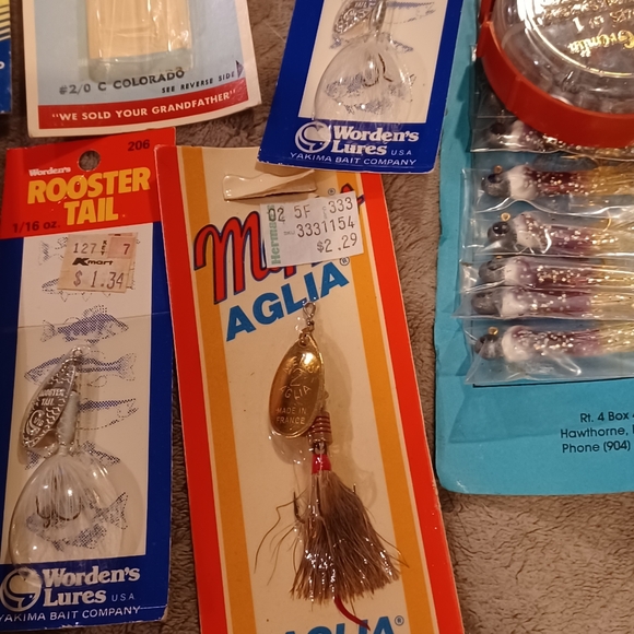 Fishing tackle and tackle box mostly new old stock many unopened lures others no - Picture 3 of 12